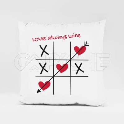 Cojín Love Always Wins