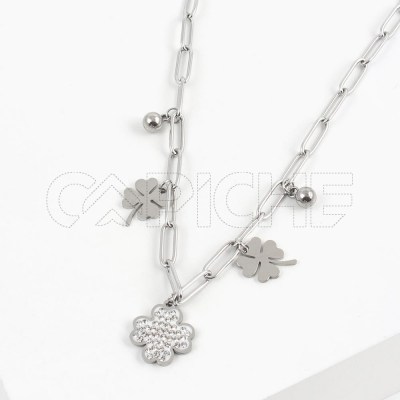 Collar en acero Trébols