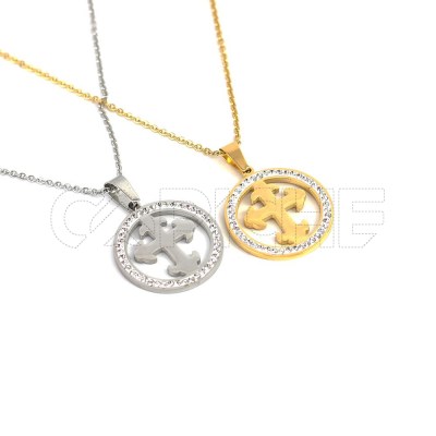 Collar en acero Cruz