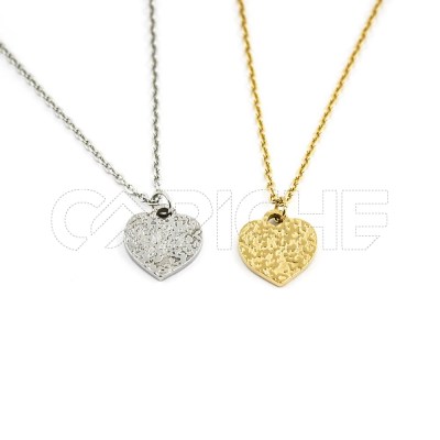 Collar en acero Corazón