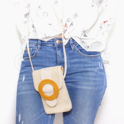 Funda para móvil con asa bandolera Circle Hueso