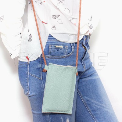 Funda para móvil con asa bandolera Hamsa P