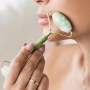 Rodillo Masajeador Facial y Gua Sha Negro